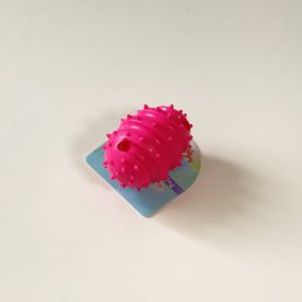 Gumi játék gránát alakú, tüskés 7cm - RÓZSASZÍN